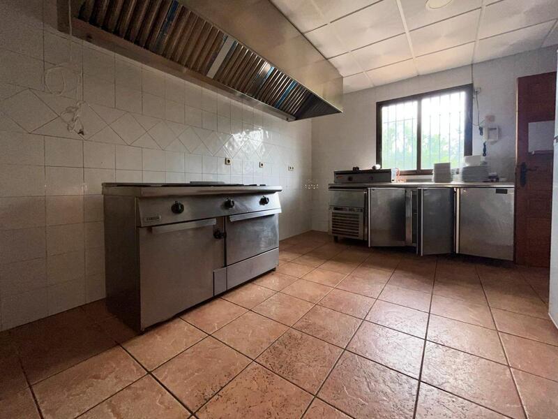 3 bedroom Commercial Property for sale