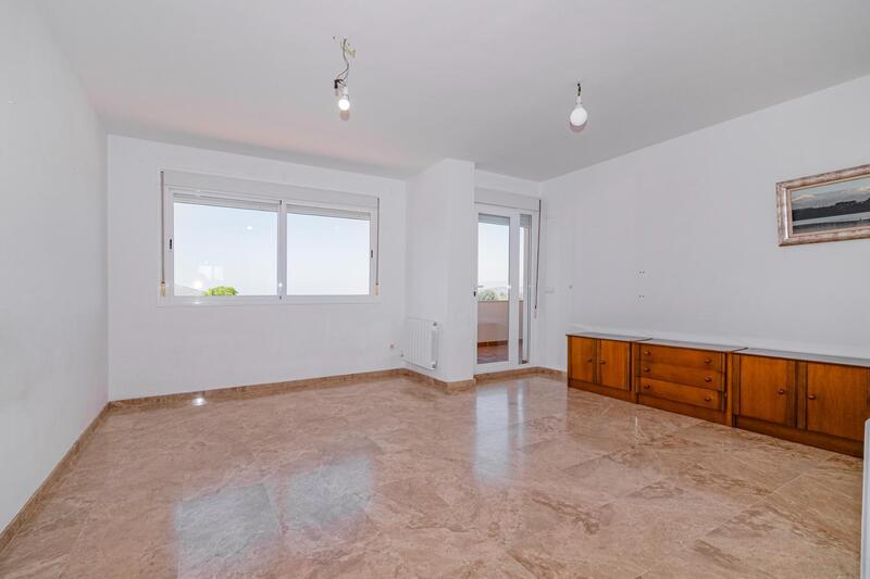 3 bedroom Apartment for sale