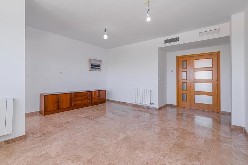 3 bedroom Apartment for sale