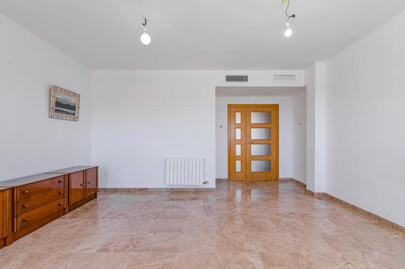 3 bedroom Apartment for sale