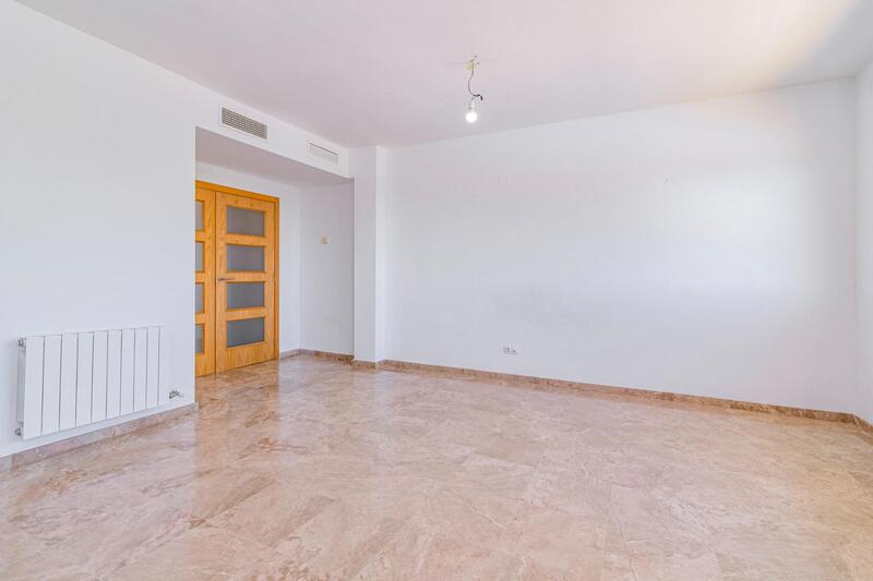 3 bedroom Apartment for sale