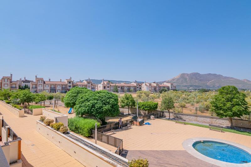 3 bedroom Apartment for sale