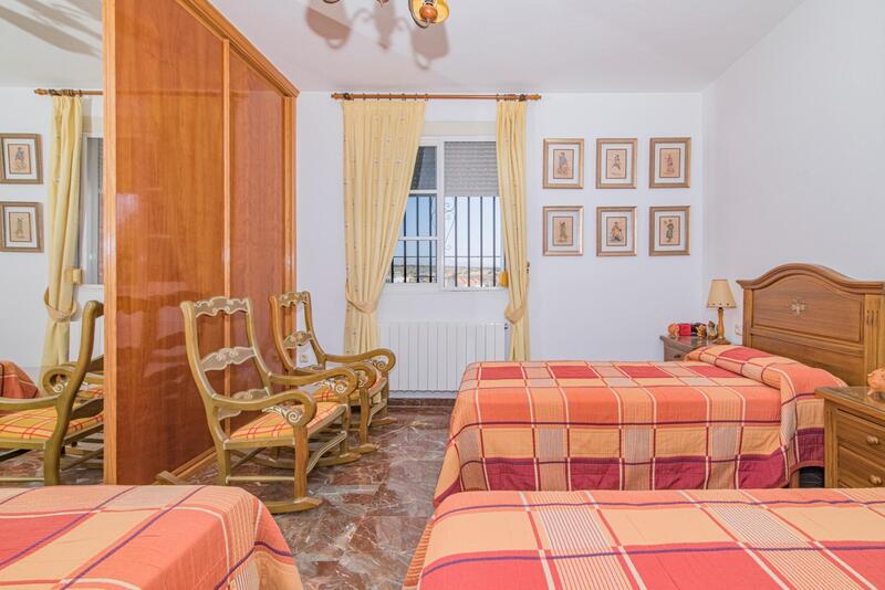 4 спальная комната вилла продается
