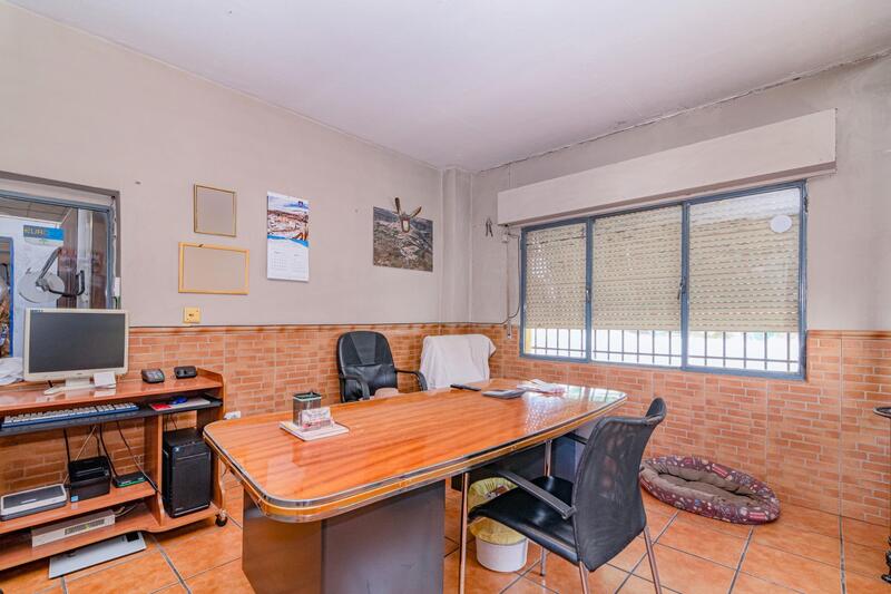 4 Cuarto Local Comercial en venta