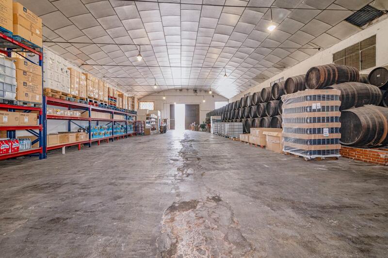 4 Cuarto Local Comercial en venta