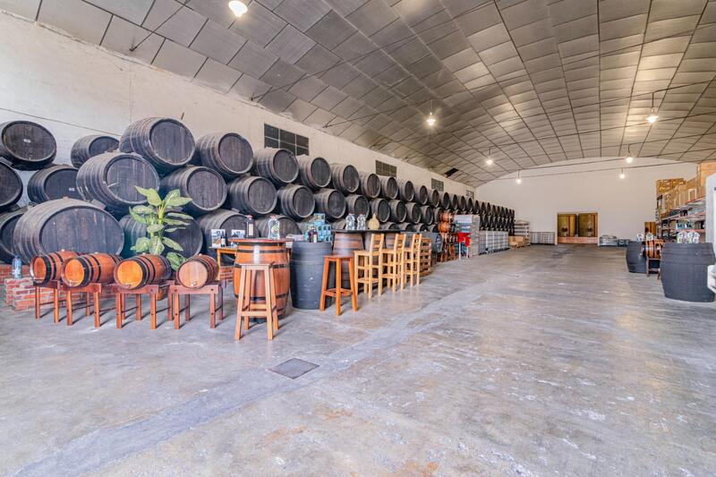 4 Cuarto Local Comercial en venta