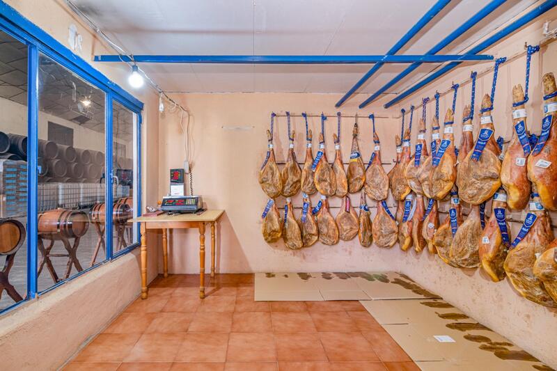 4 Cuarto Local Comercial en venta