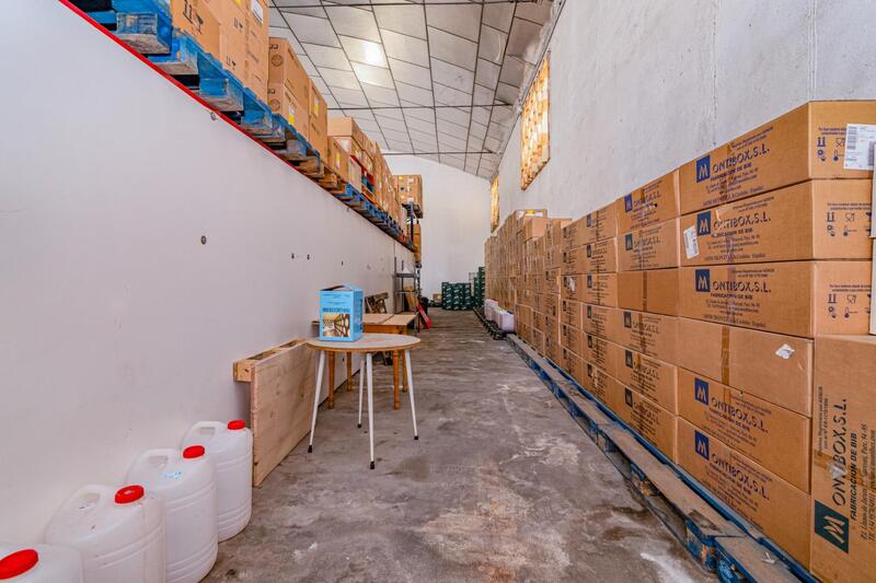 4 Cuarto Local Comercial en venta