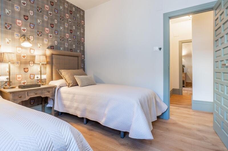 6 soverom Grottehuset til salgs