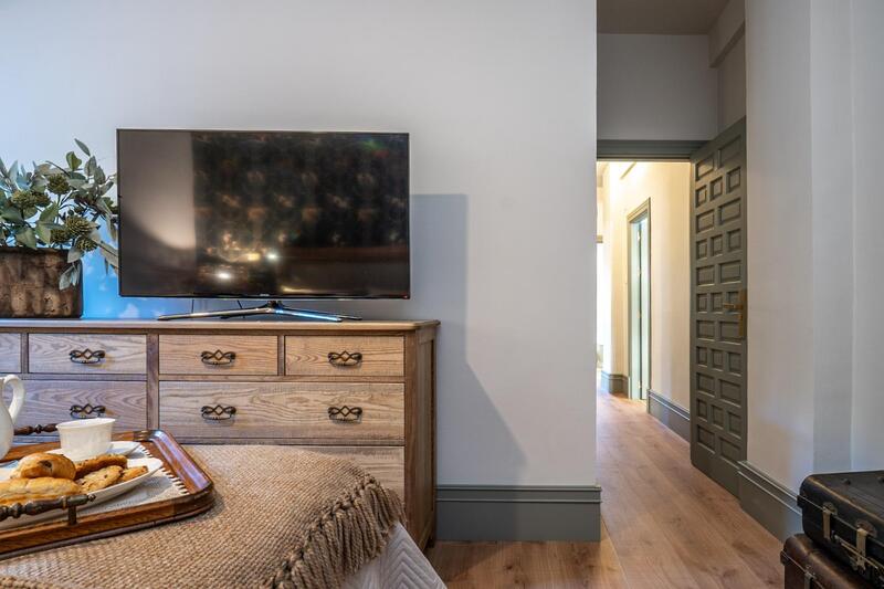 6 soverom Grottehuset til salgs