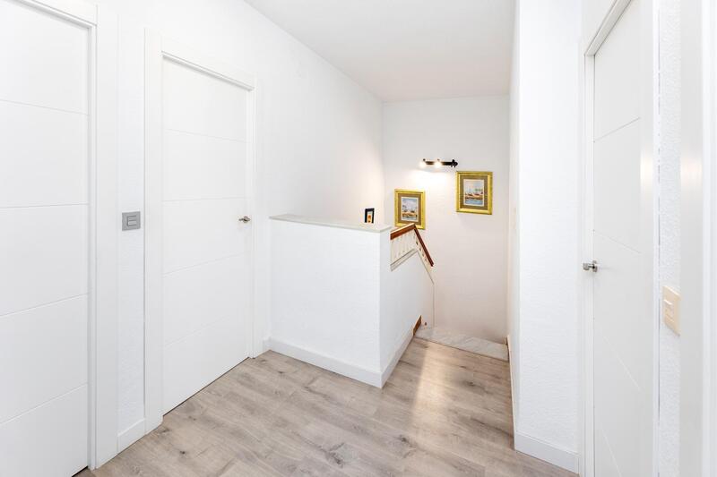 4 slaapkamer Tweezijdig Te koop