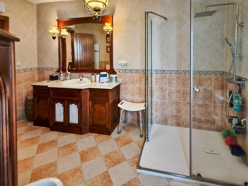 4 Cuarto Casa Cueva en venta