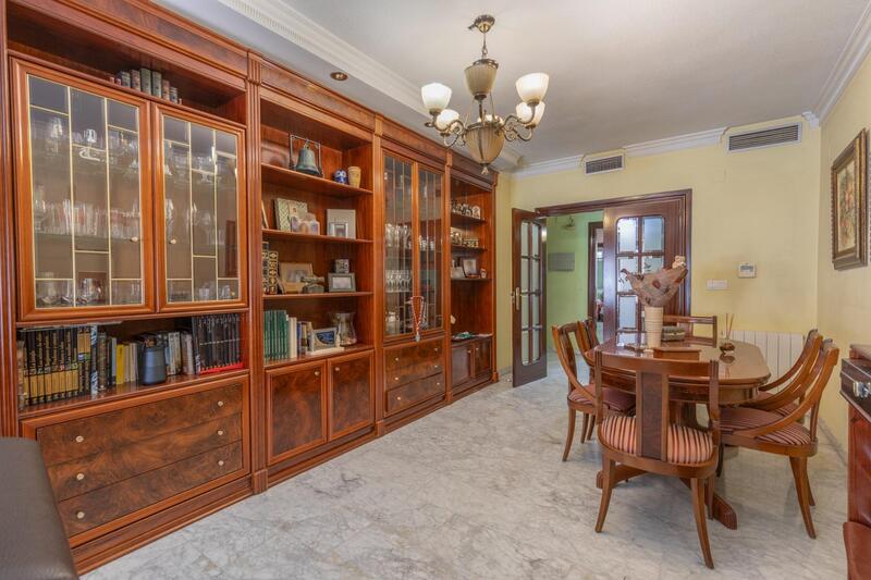 4 bedroom Apartment for sale