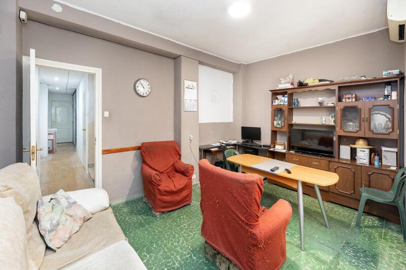6 soveværelse Grottehus til salg