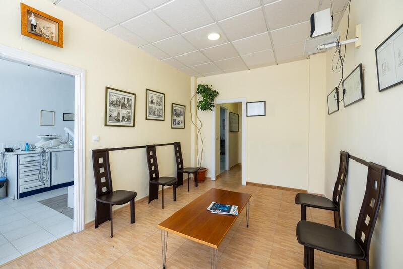 4 chambre Local Commercial à vendre