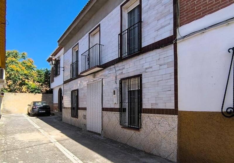Grottahus till salu i Padul, Granada