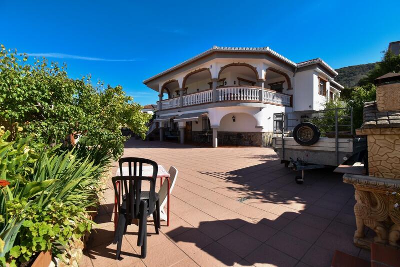 6 bedroom Villa for sale