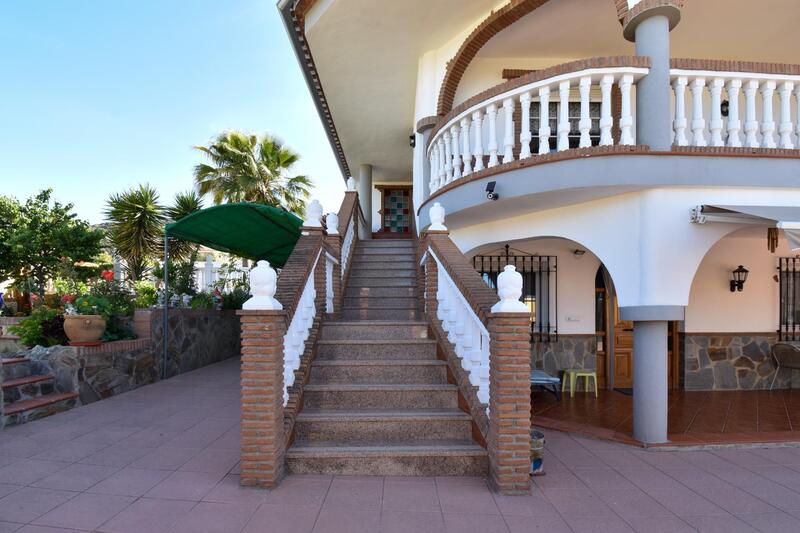 6 bedroom Villa for sale