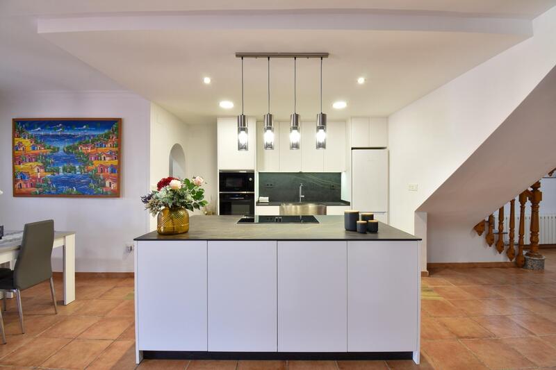 6 bedroom Villa for sale