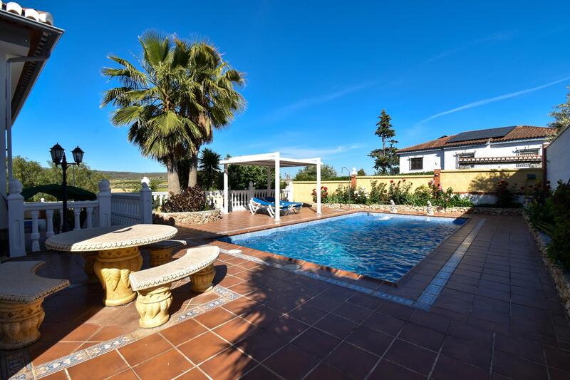 6 bedroom Villa for sale