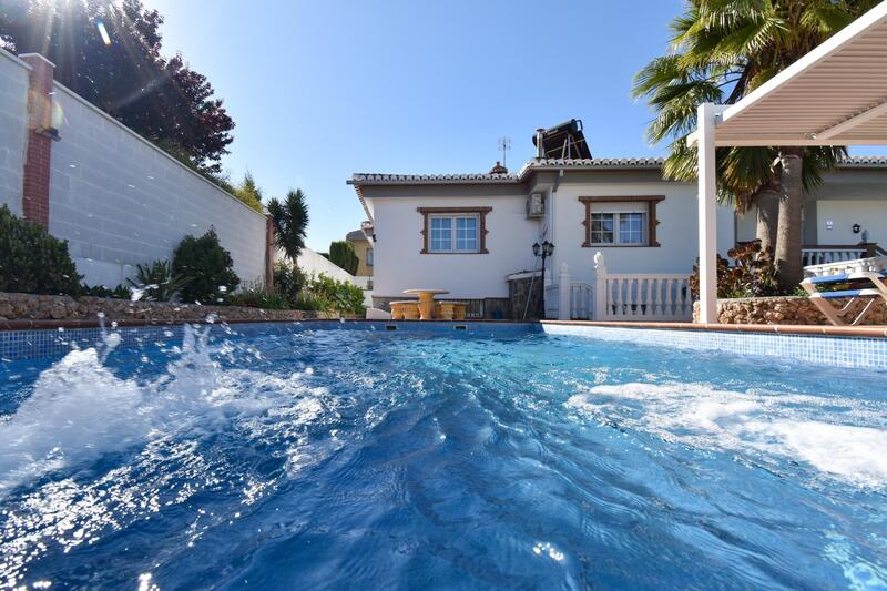 6 bedroom Villa for sale