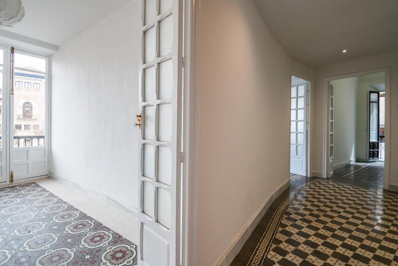 6 bedroom Apartment for sale