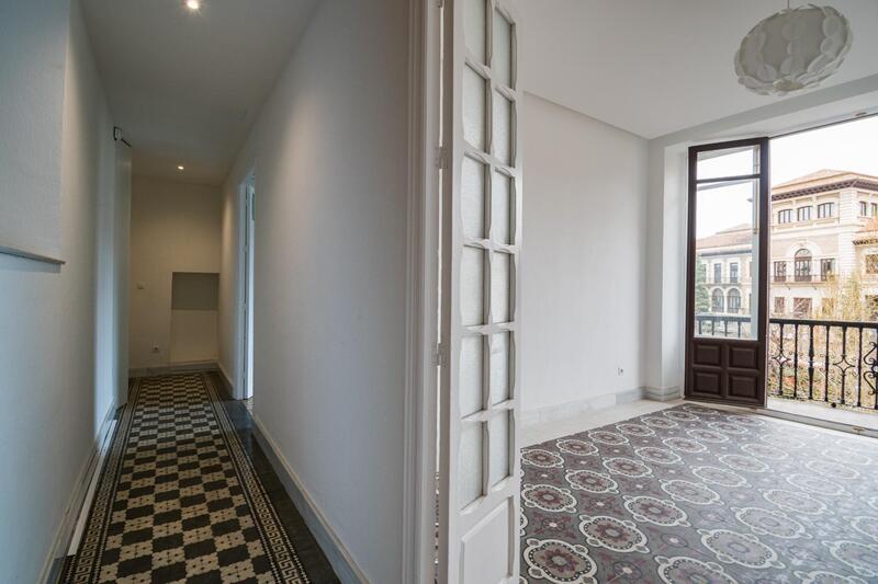 6 bedroom Apartment for sale