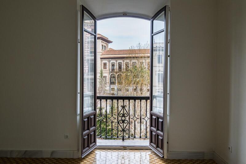 6 bedroom Apartment for sale
