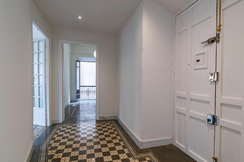 6 bedroom Apartment for sale