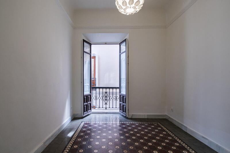 6 bedroom Apartment for sale