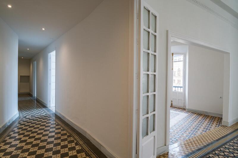 6 bedroom Apartment for sale