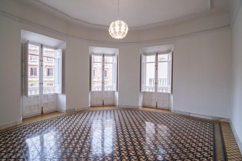 6 bedroom Apartment for sale