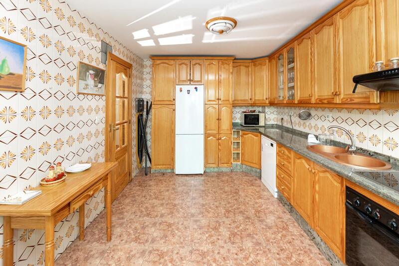 3 bedroom Apartment for sale