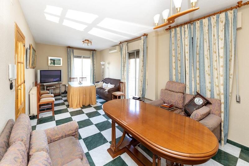 3 bedroom Apartment for sale