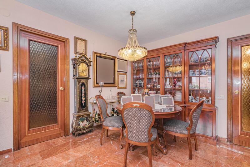 4 slaapkamer Appartement Te koop