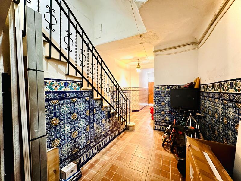 5 slaapkamer Gezinswoning Te koop