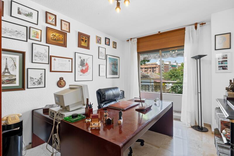 4 bedroom Apartment for sale