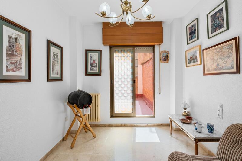 4 bedroom Apartment for sale