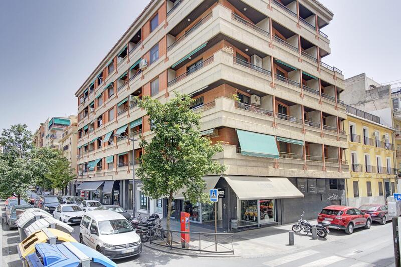 4 bedroom Apartment for sale