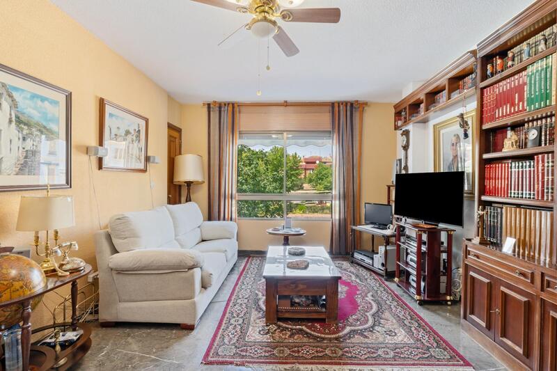 4 bedroom Apartment for sale