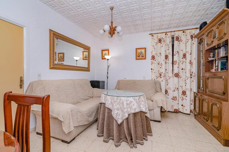 5 bedroom Apartment for sale