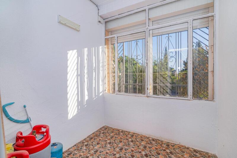 5 bedroom Apartment for sale