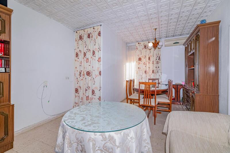 5 bedroom Apartment for sale