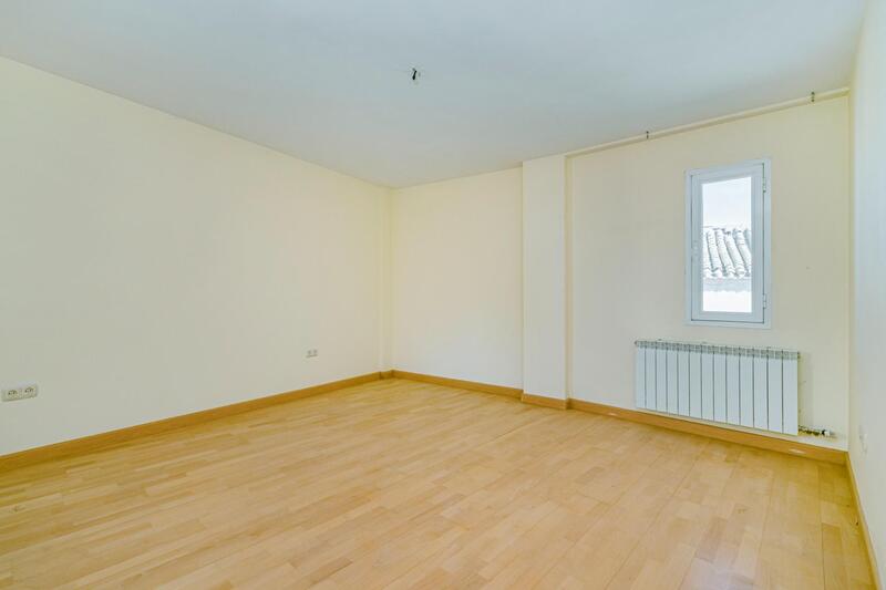 3 bedroom Apartment for sale