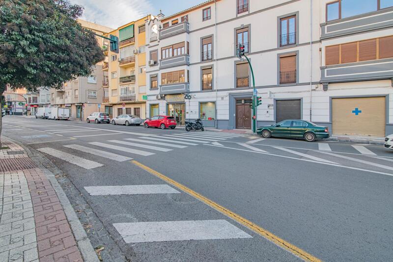 4 bedroom Apartment for sale
