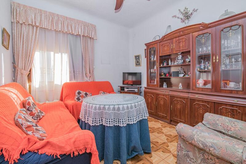 4 bedroom Apartment for sale