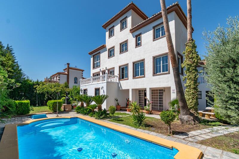 6 bedroom Villa for sale