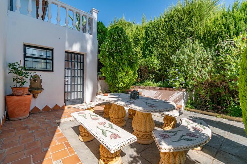 6 bedroom Villa for sale