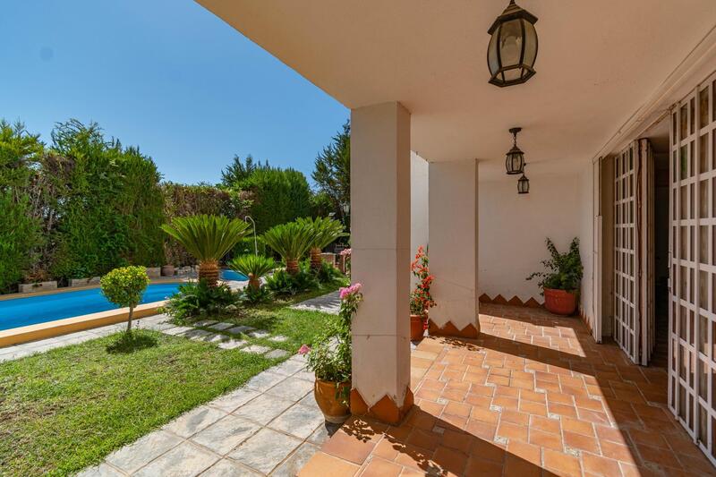 6 bedroom Villa for sale
