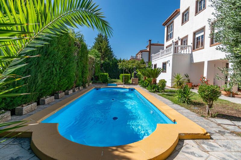6 bedroom Villa for sale